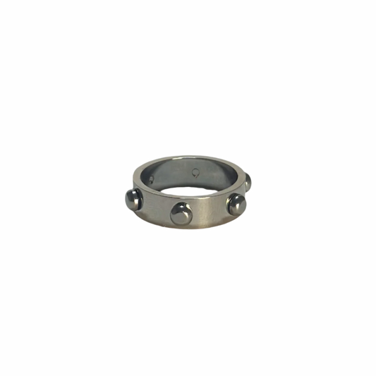 Anello con alone punteggiato