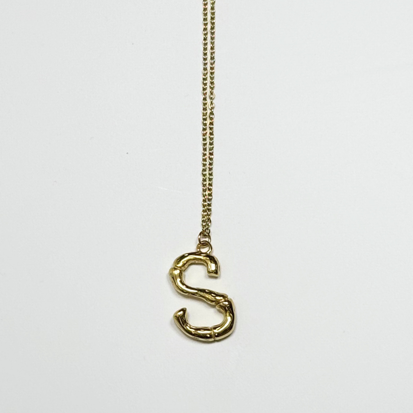 Victoria Initial Necklace- S in Gold