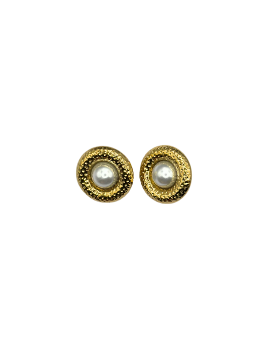 Oval Pearl Clip Earrings in Gold
